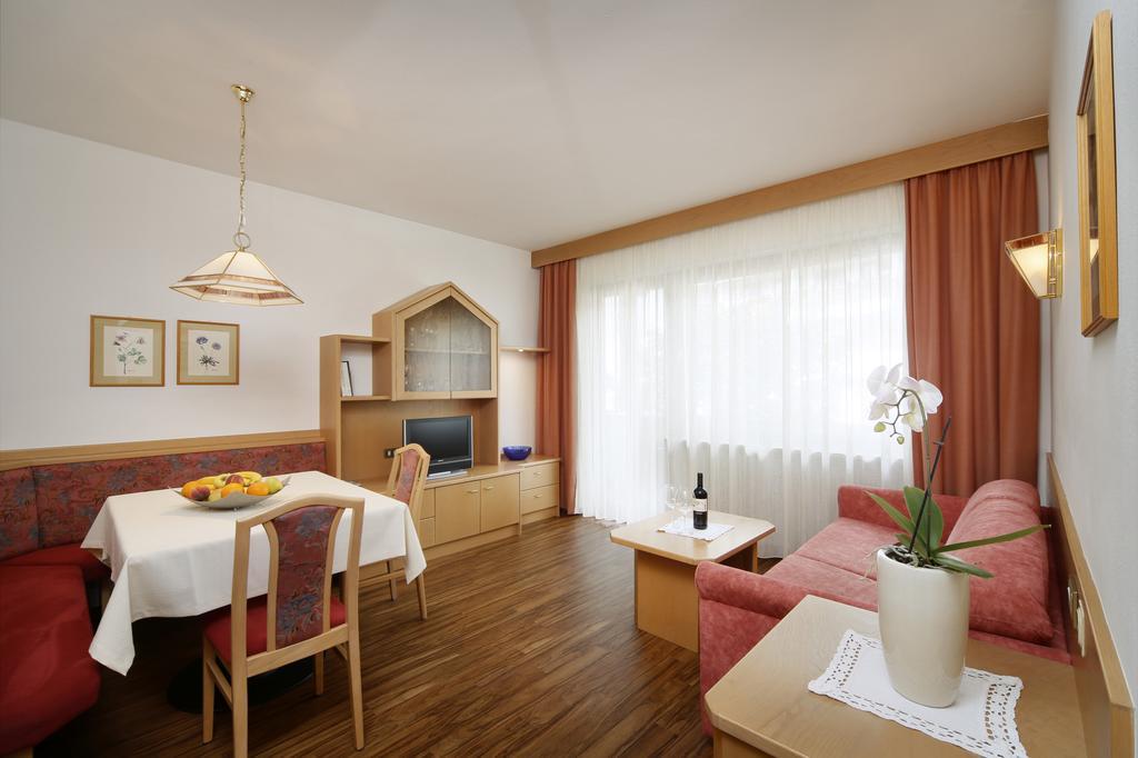 Egger Apartments Rifiano Cameră foto